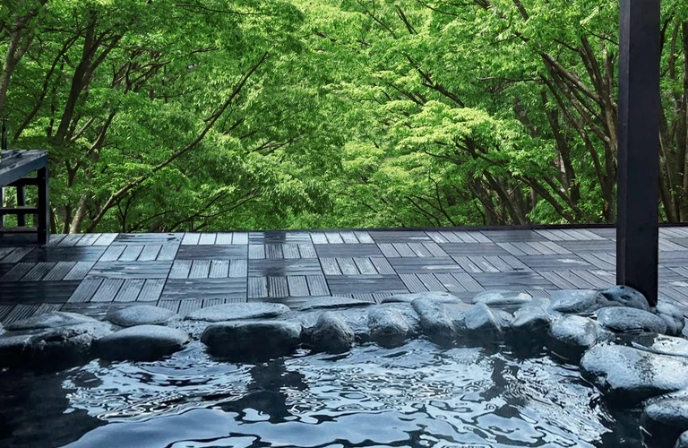 川棚温泉で輝く肌、自然派スキンケアの新時代 | オリジナル入浴剤なら元気のさとだより